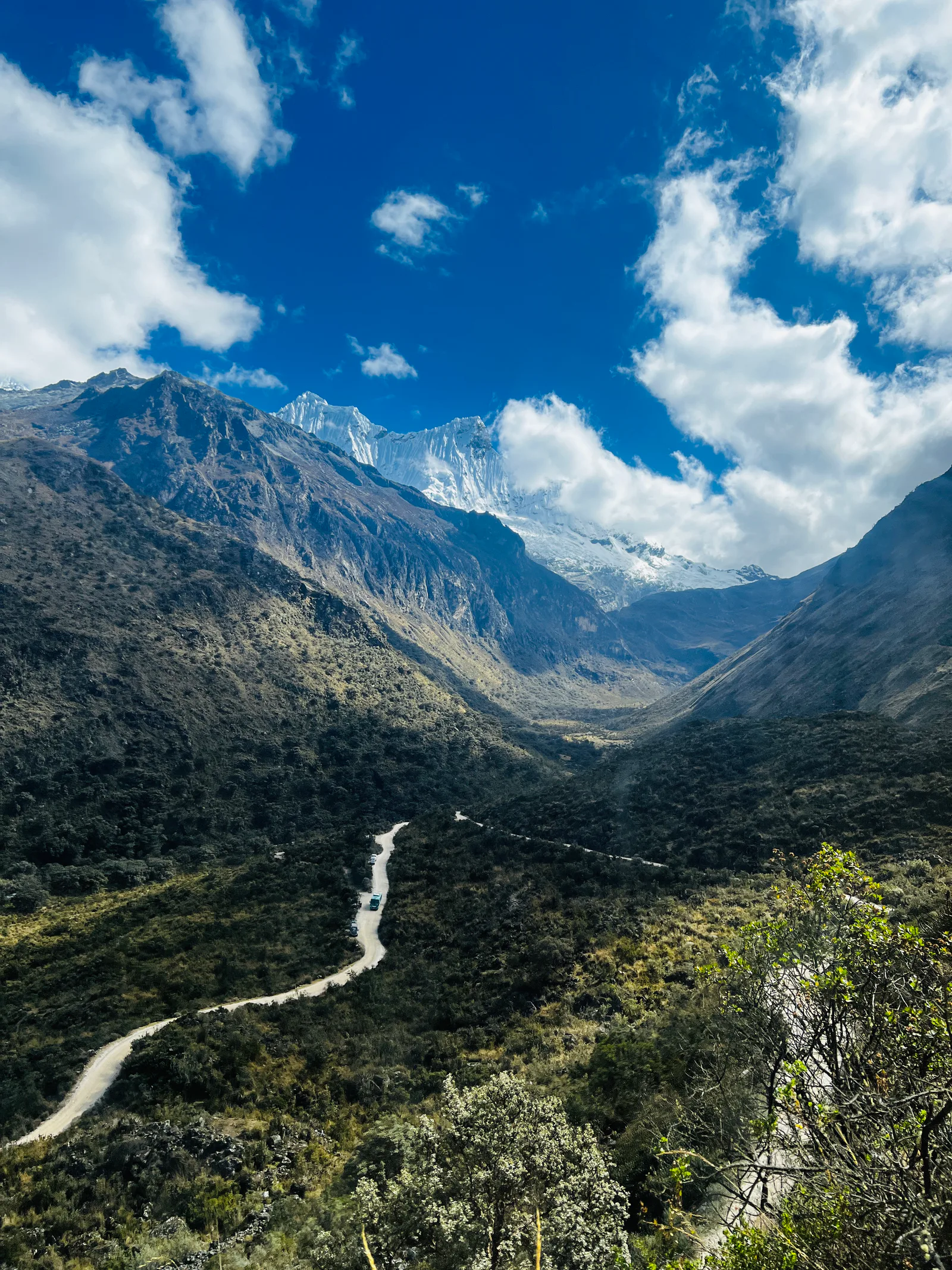 The trail along the Santa Cruz valley floor
